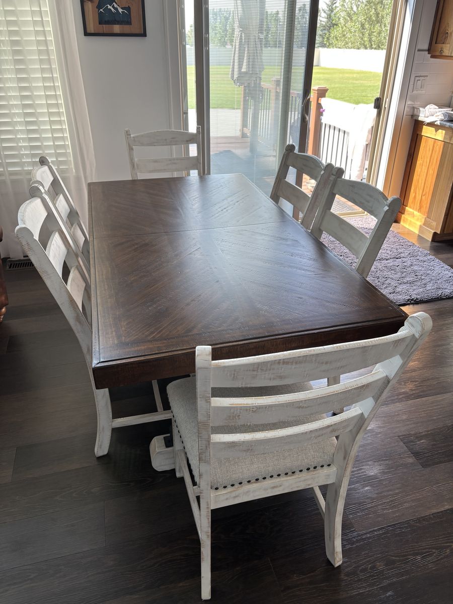Dinning Table