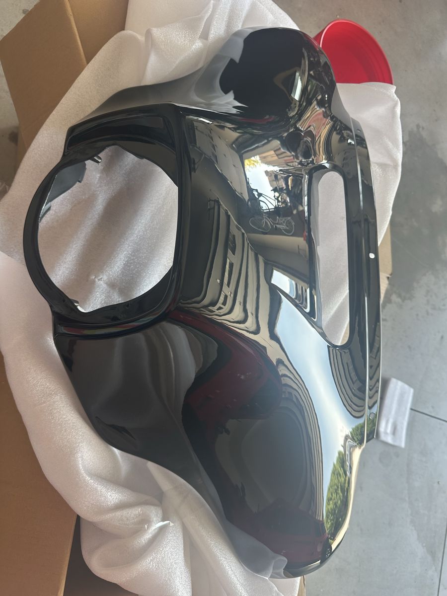 2014+ HD Street Glide Fairing. Advanblack New In Box