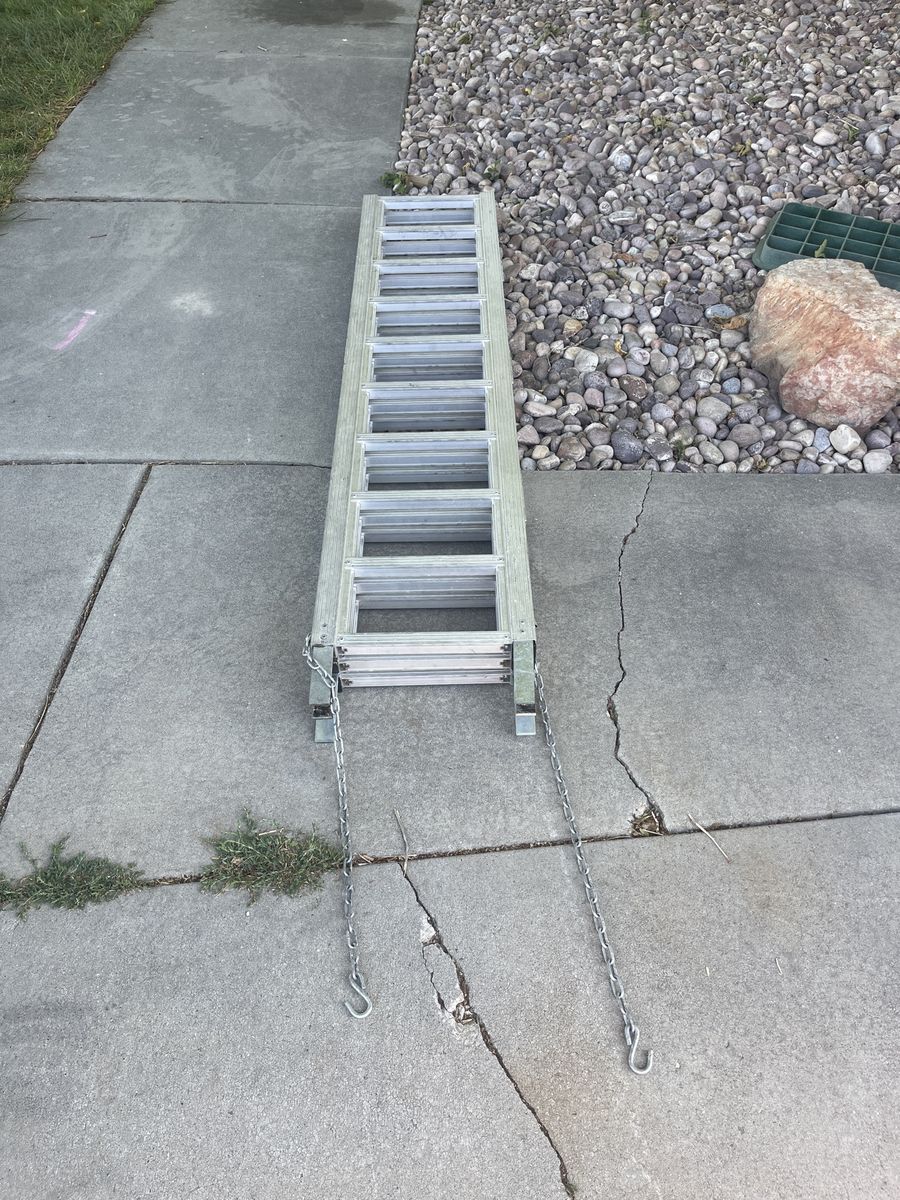 Portable aluminum ramp