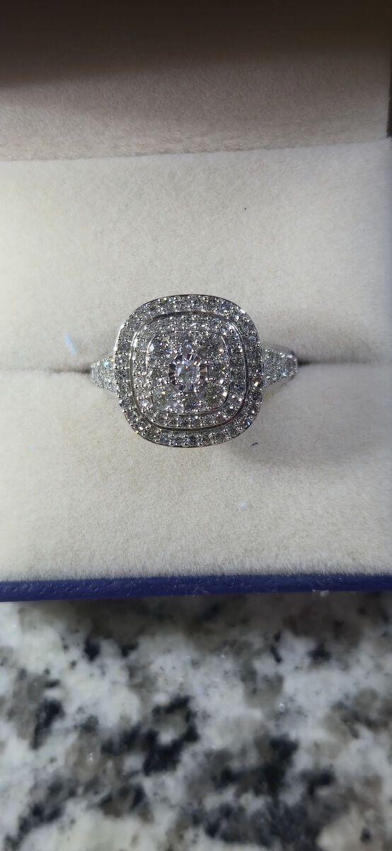 10kt Gold Cushion Cut 1.00 ct Diamond Ring