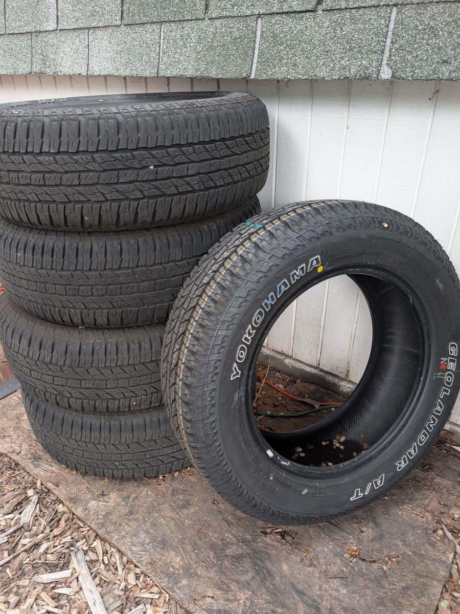 Yokohama Geolandar A/T G015 225/65R17 set of 5
