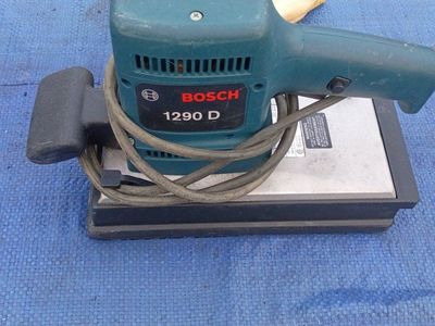 Bosch 1290 D Corded Finishing Sander with Dust Collection Bag