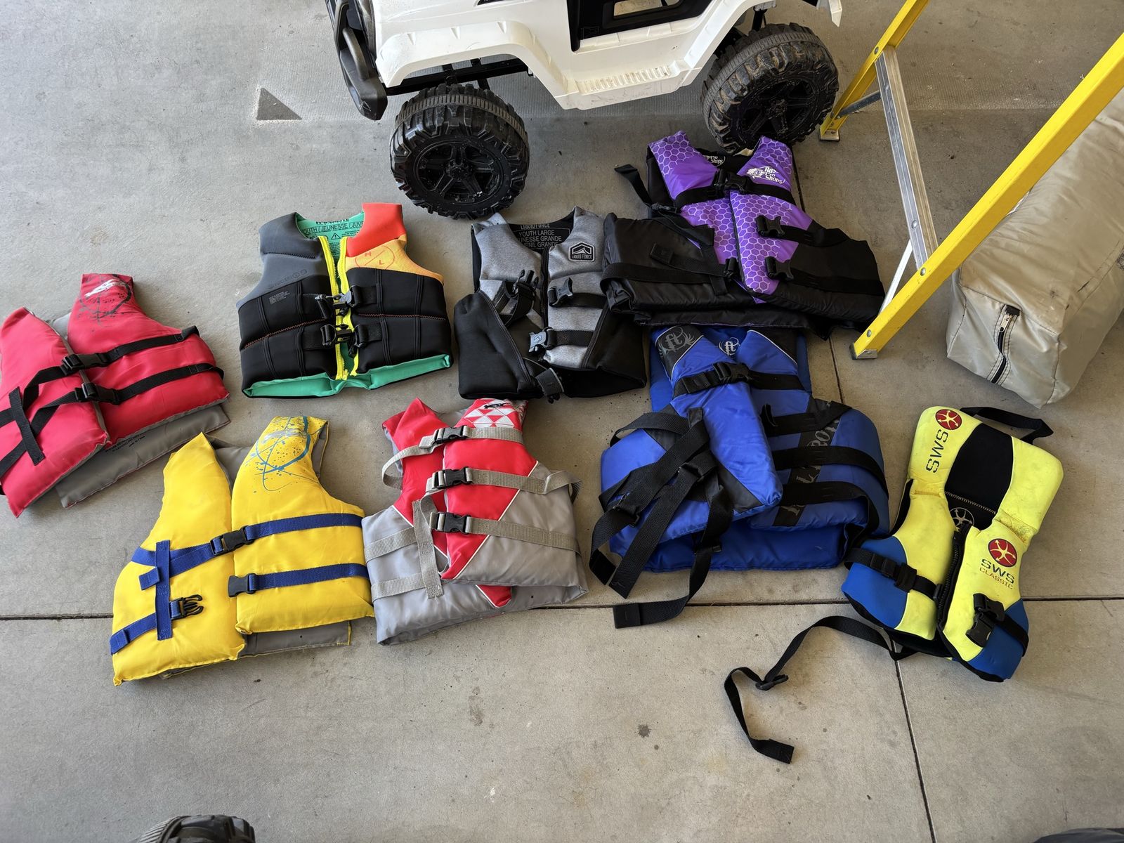 Assorted Life Vests PFDs - Various Sizes and Colors (Lot)