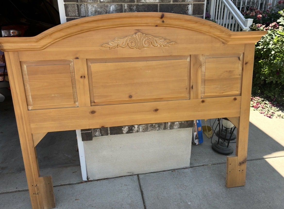 Broyhill Fontana Vintage Queen Solid Knotty Pine Wood Headboard