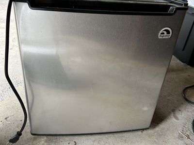 Igloo FR1801-B 1.7 cu. ft. Mini Fridge - Stainless Steel, Free-Standing
