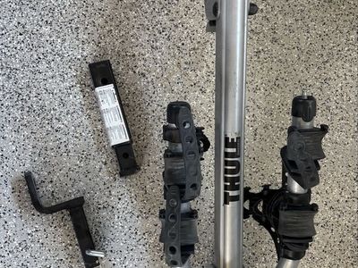 Thule 2-Bike Hitch Mount Bike Rack - Good Condition, Secure Carrier