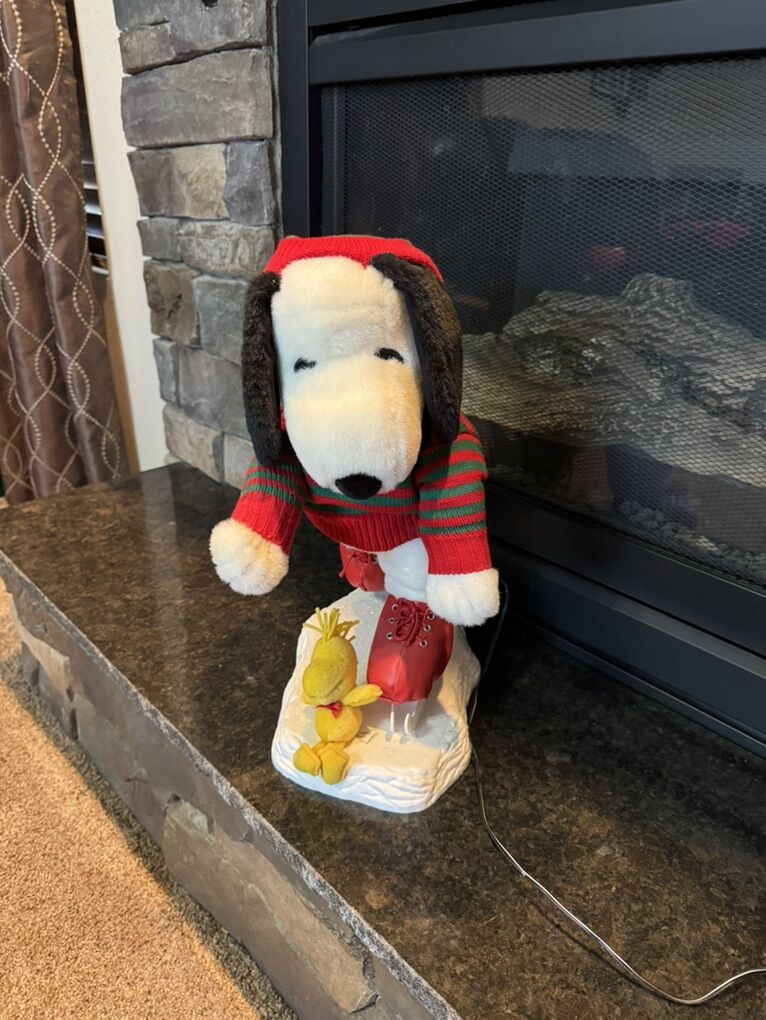 Vintage Animated Snoopy Figure