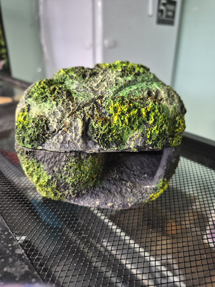 Zilla SM Rock Lair Reptile Hideout - Small, Naturalistic Mossy Finish