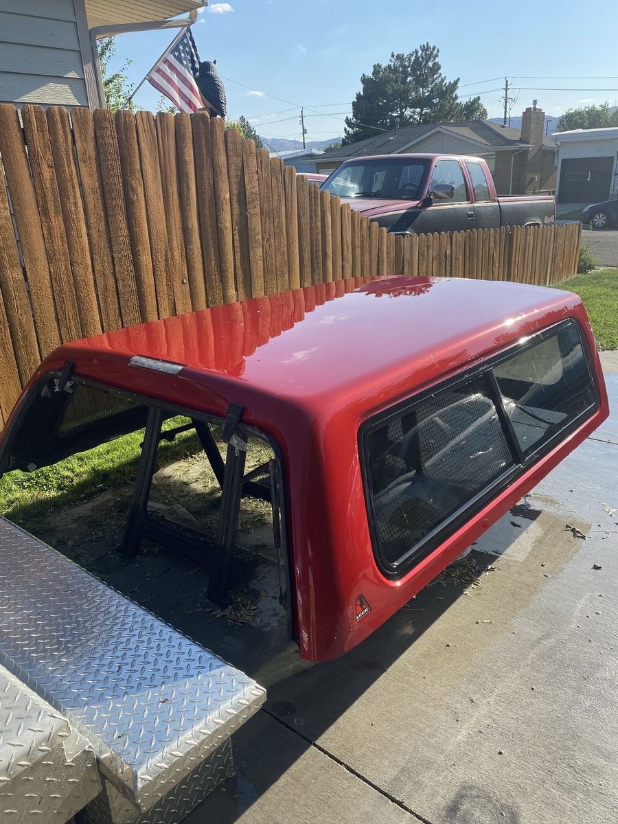 Camper shell