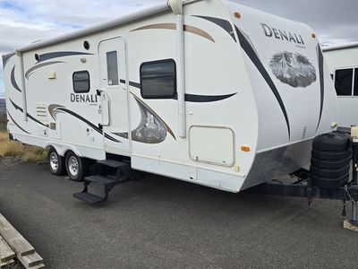2010 Dutchmen Denali 260FBX Trailer