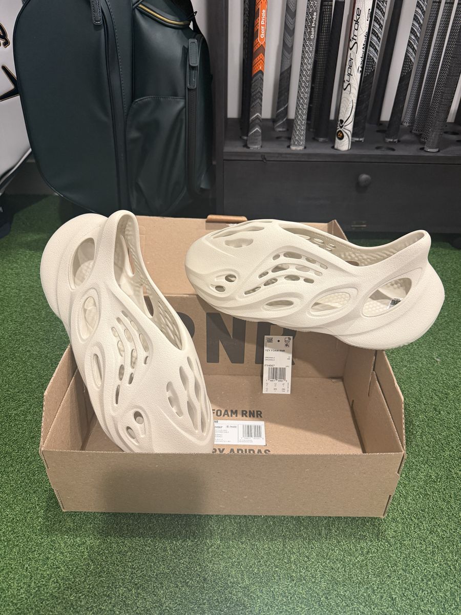 New W/Box Adidas Yeezy Foam RNNR Size 12