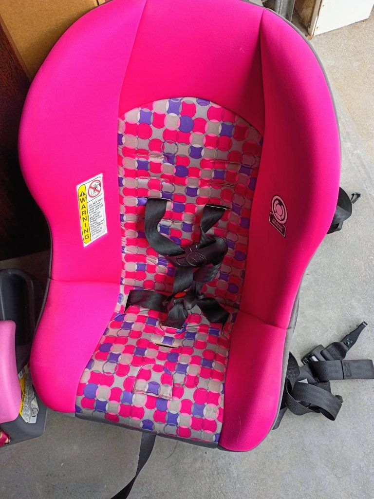 nice and clean pink reversible 4 point harness car seat accident free not expired asking $10