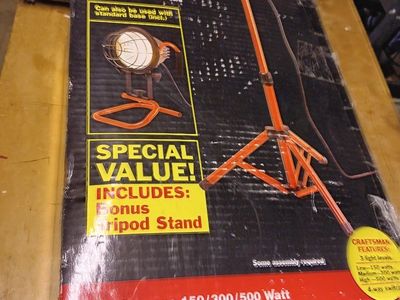 Craftsman Dual-Purpose 150/300/500 Watt Halogen Worklight with Tripod Stand