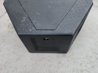Utility trailer tongue box