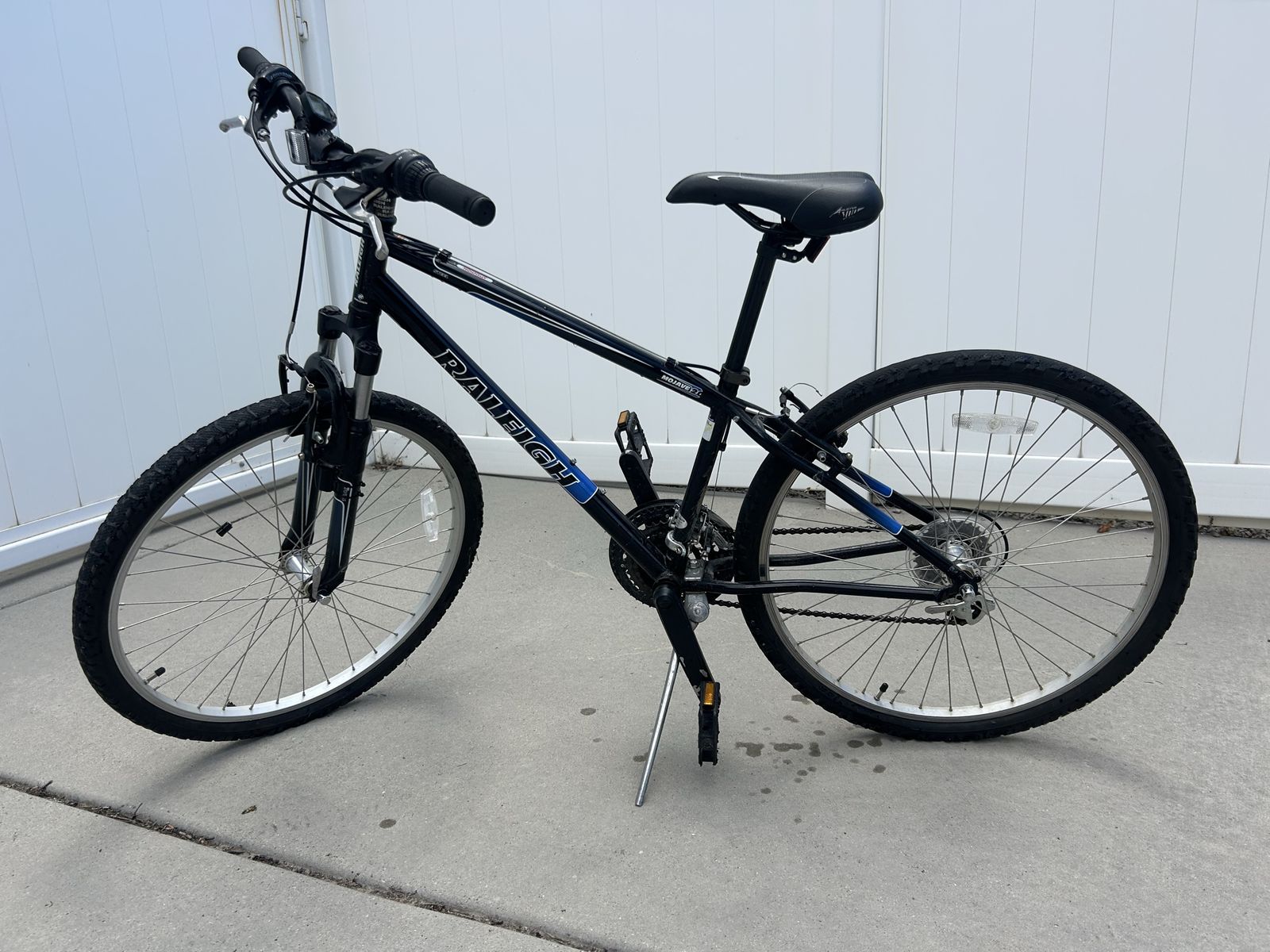 Raleigh Mojave 2.0 Mountain Bike - Black, Full Suspension, 26-inch Wheels