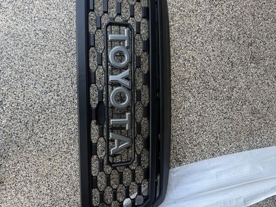 Toyota tundra grille