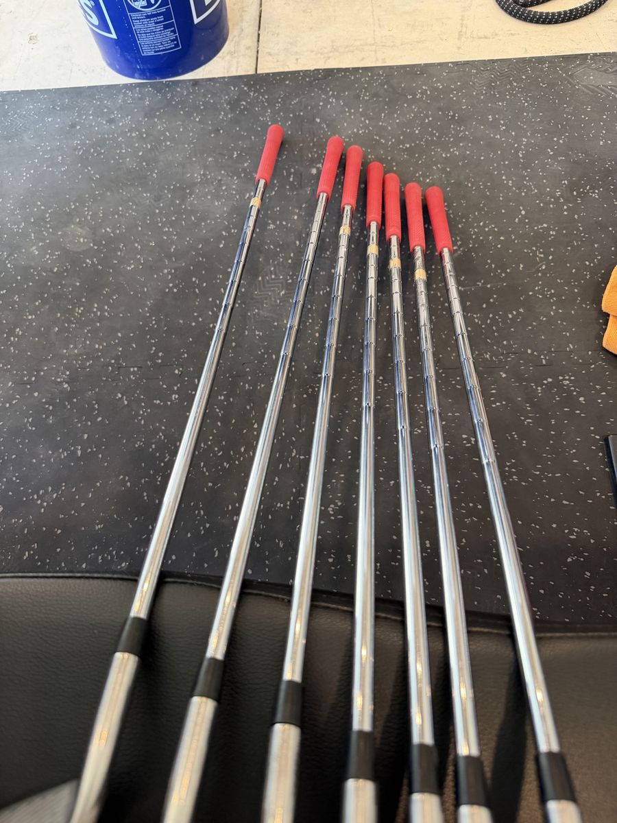 Titliest DCI 981 irons 4-pw