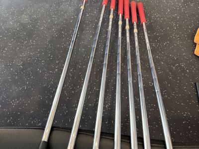 Titliest DCI 981 irons 4-pw