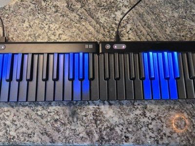 Lumi Roli piano teaching system.