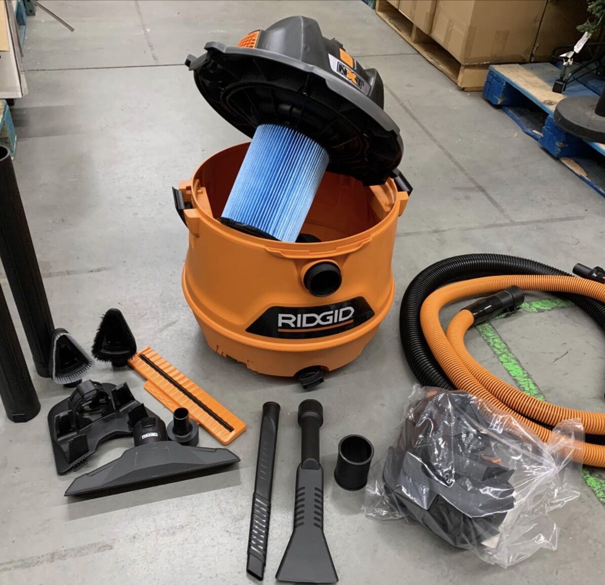 RIDGID 14 Gal. 6.0 Peak HP NXT Shop Vacuum Wet Dry Vac with Accessories HD1401