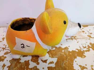 Plastic Corgi dog plant pot. 2 x 5 1/2"