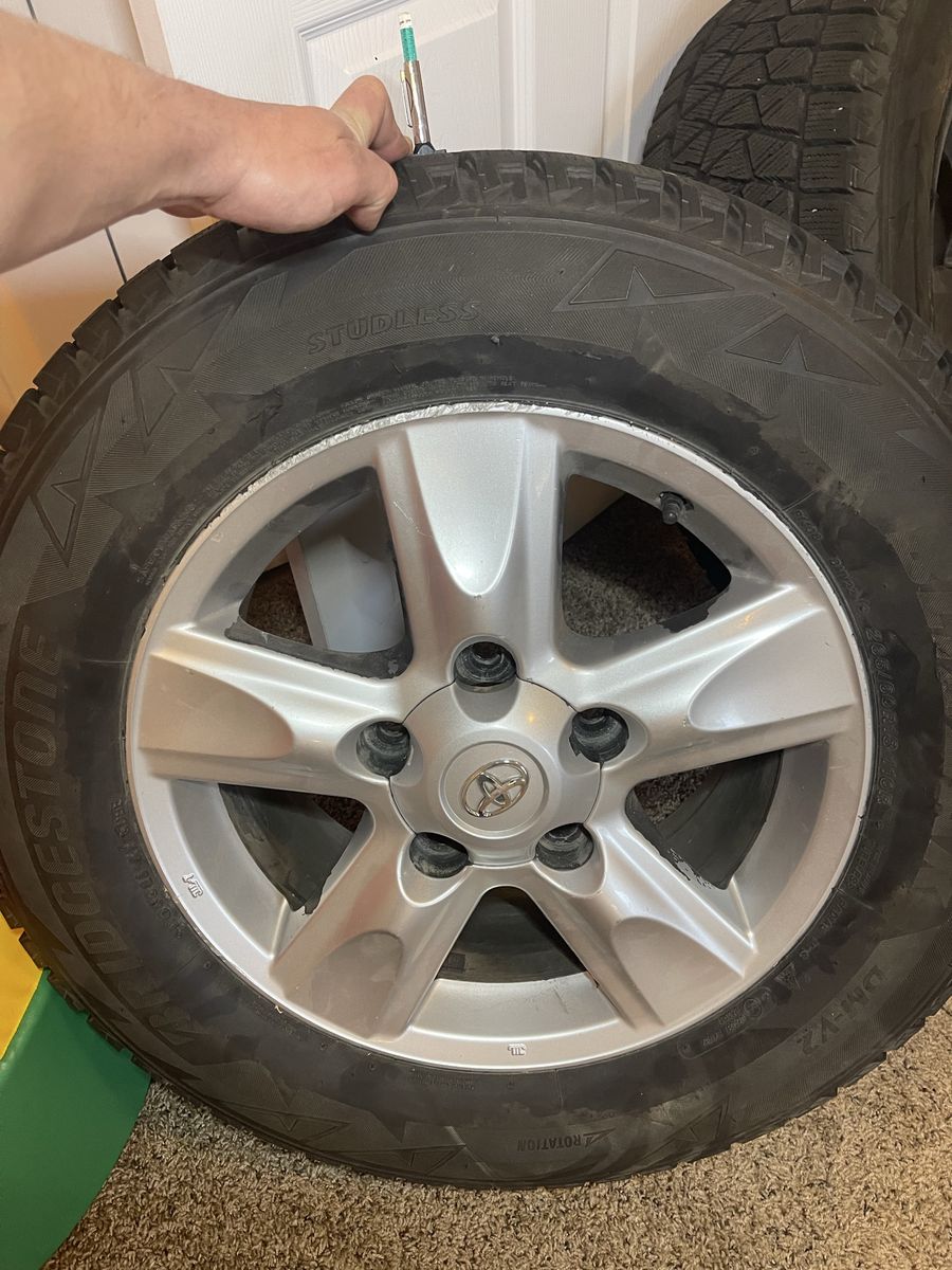 Tundra 18” wheels(5x150) with 265/60R18 Blizzaks