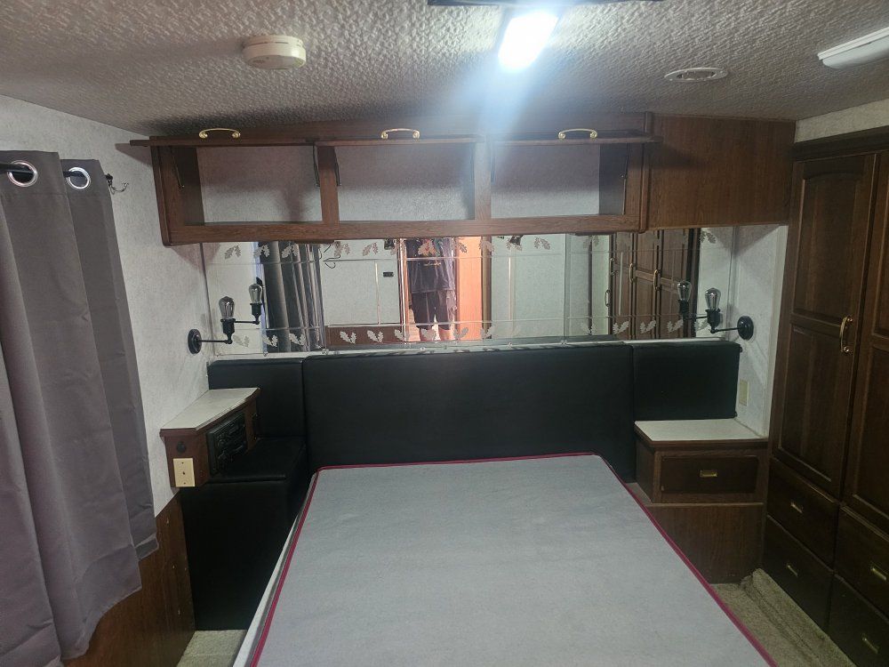 Main image 5