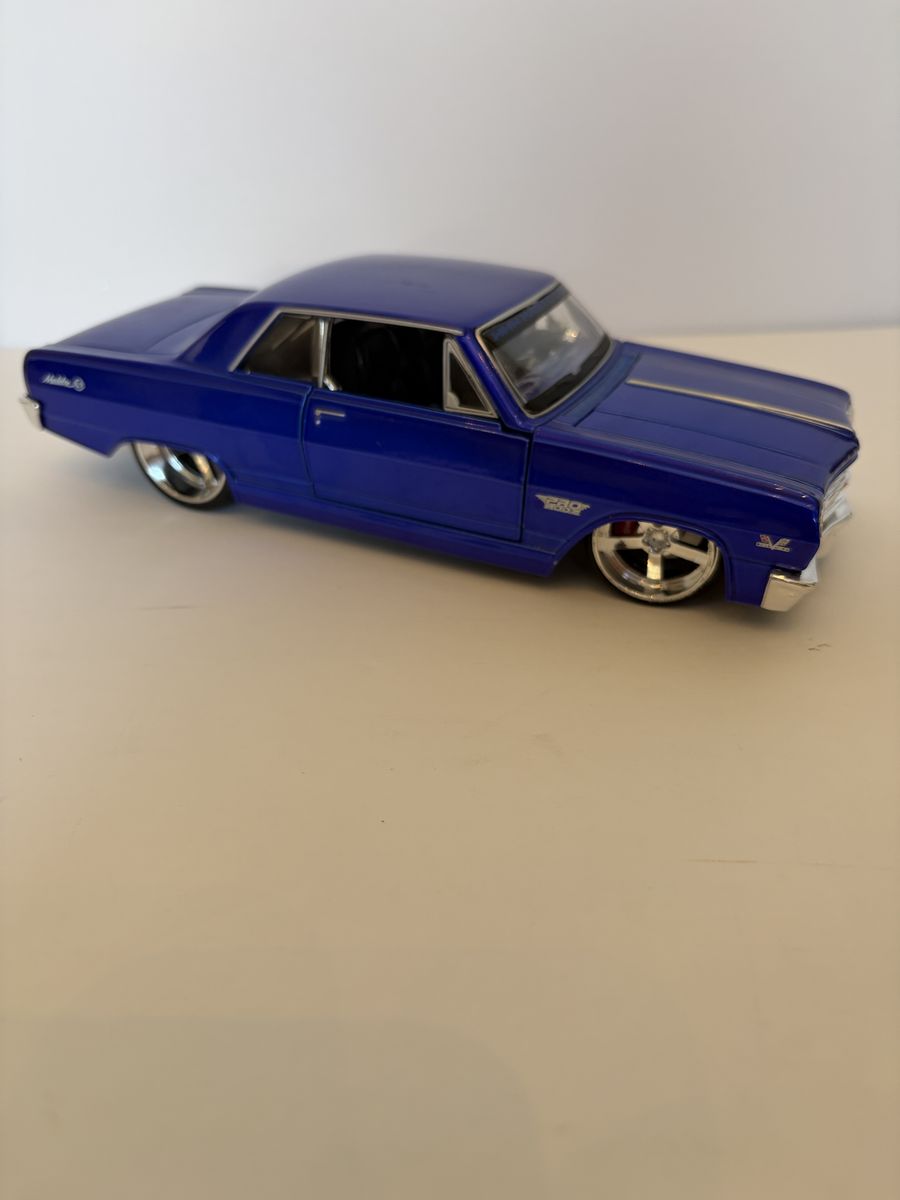 1965 Chevrolet Malibu SS Diecast Model Car - Blue, Opening Doors/Hood/Trunk - 1:24 Scale - Electric Blue