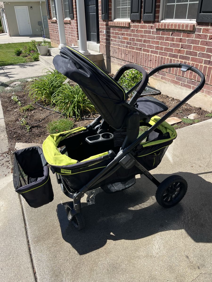 Evenflo pivot xplore stroller wagon with infant seat