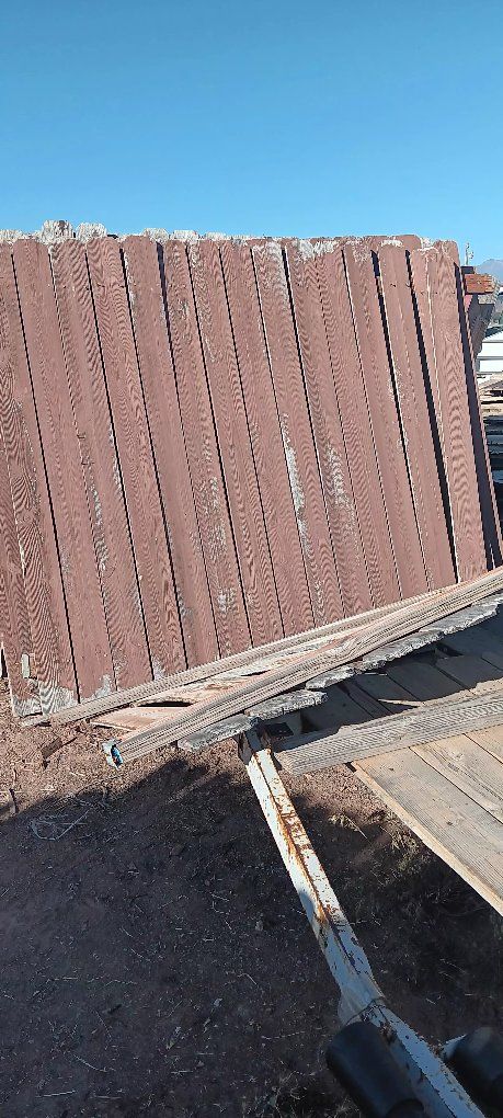 Approx 100ft Fencing