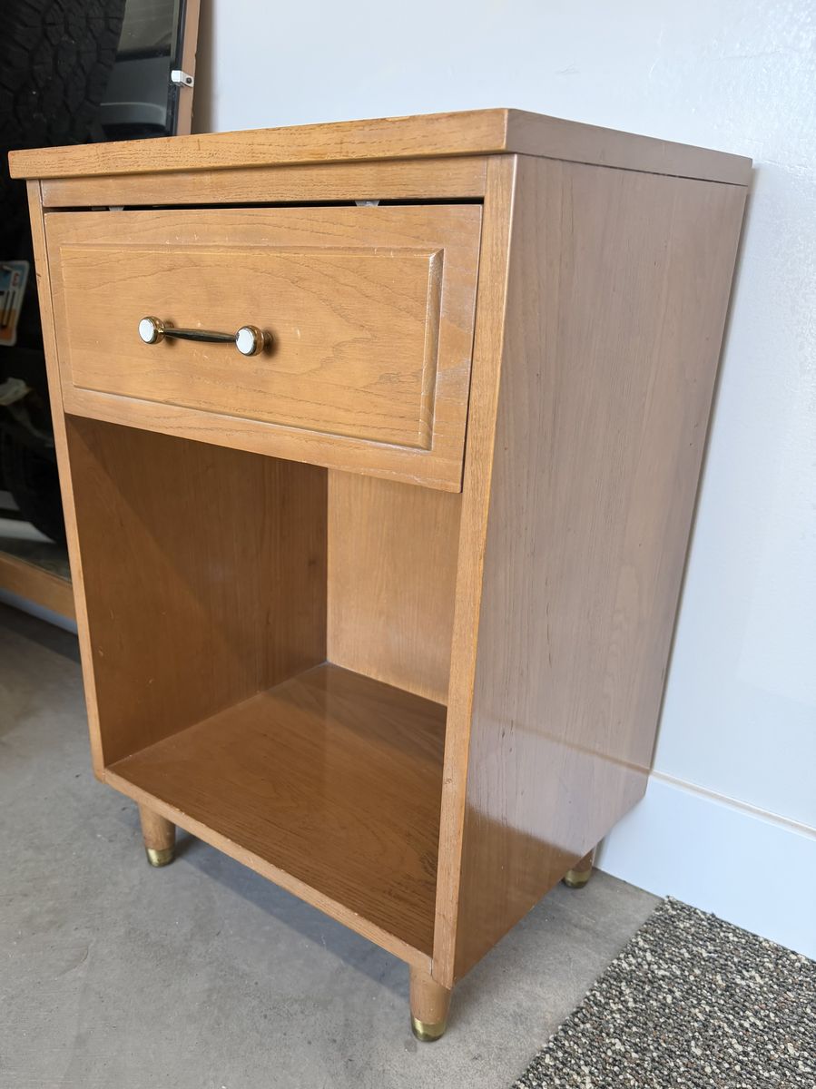 Gorgeous La Period Mid-Century Modern Nightstand.