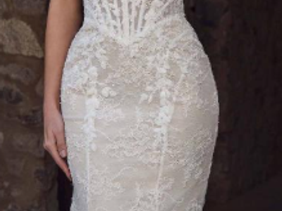 White/light nude wedding dress size 14