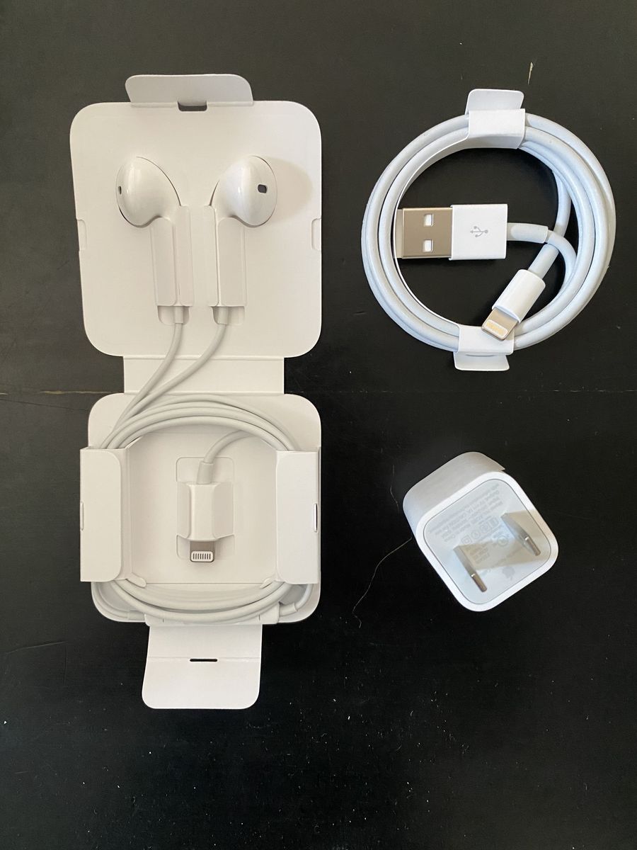 iPhone Lightning listen and charge bundle