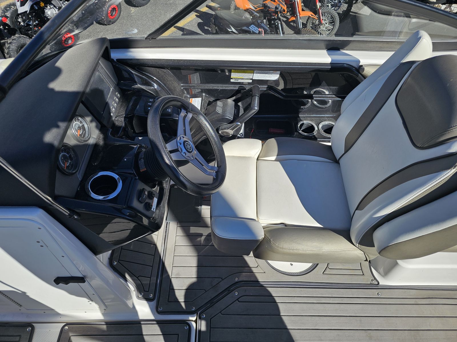 Main image 11