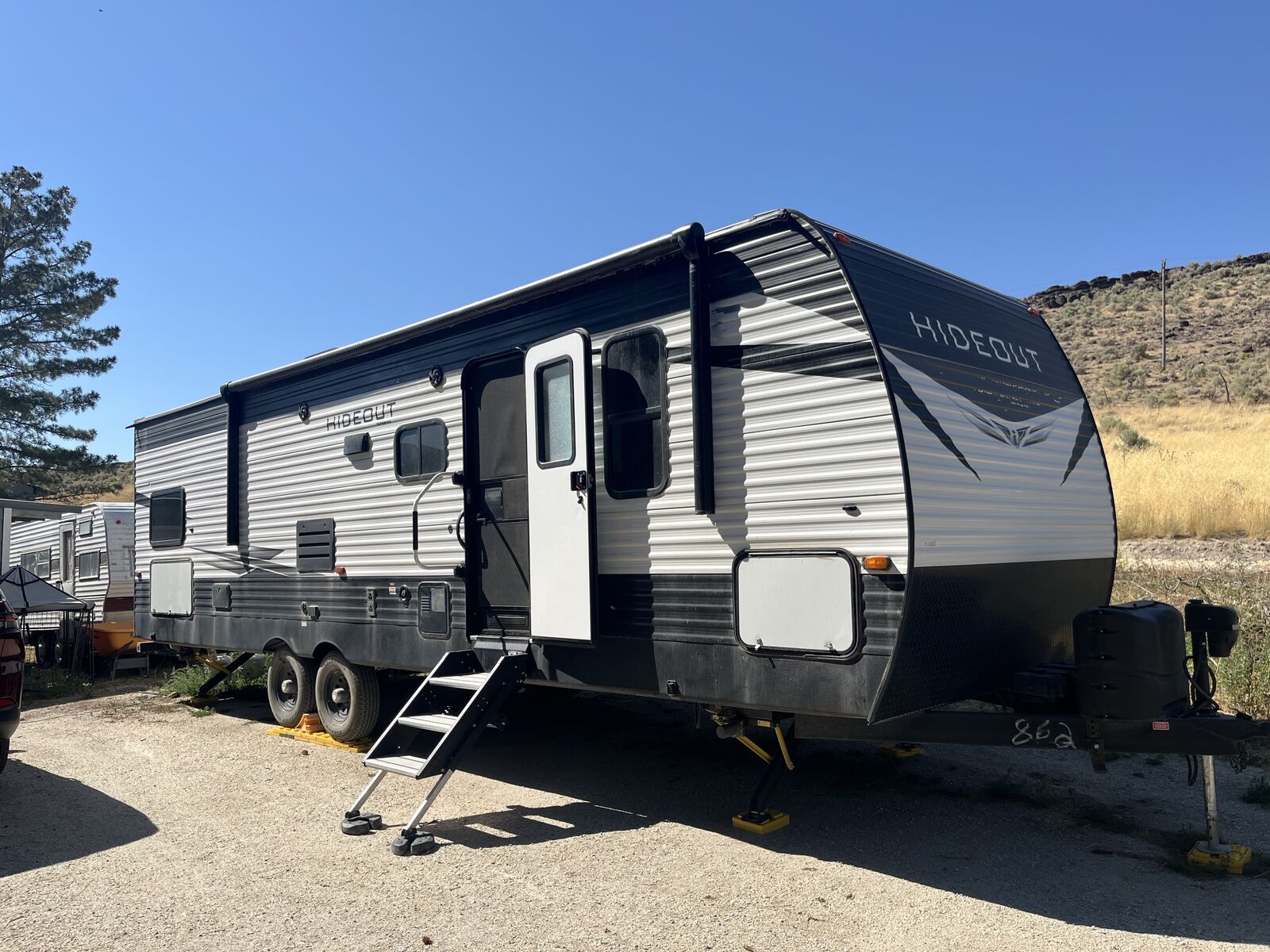2020 Hideout camper trailer