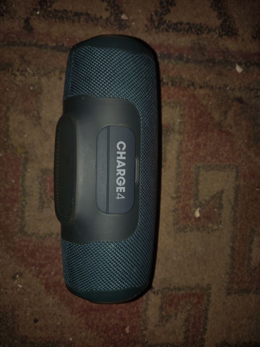 JBL charge 4