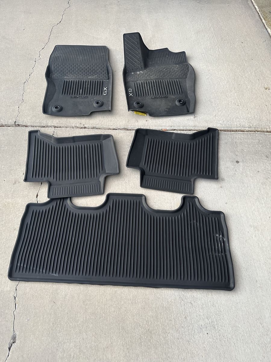 Lexus GX550 rubber mats