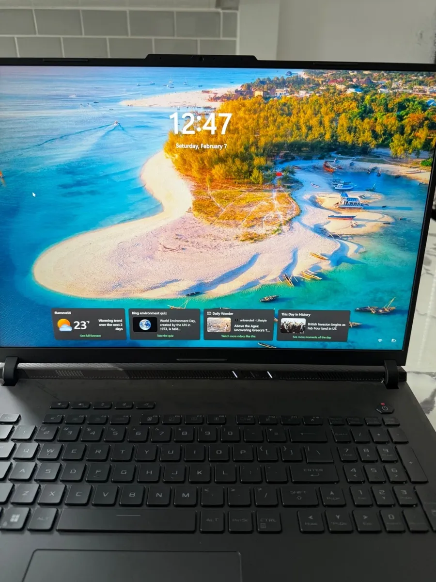 ASUS ROG Strix Scar 18 Gaming 18'' (2TB SSD Intel Core i9-13980HX 2.2GHz 32GB RAM