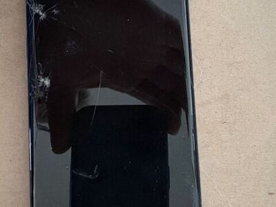 Samsung Galaxy S10 broken screen