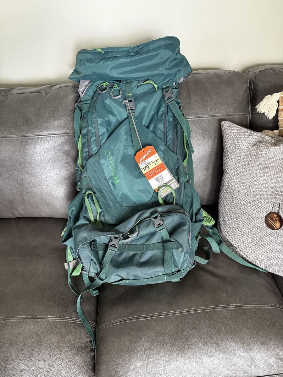 Kelly Coyote 65 backpack