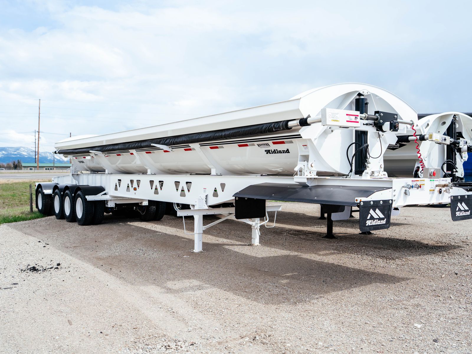 Midland TW4000 Side Dump Trailer
