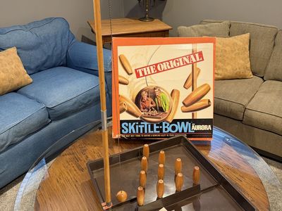 Skittle Bowl - Vintage 1967 - Excellent Condition!