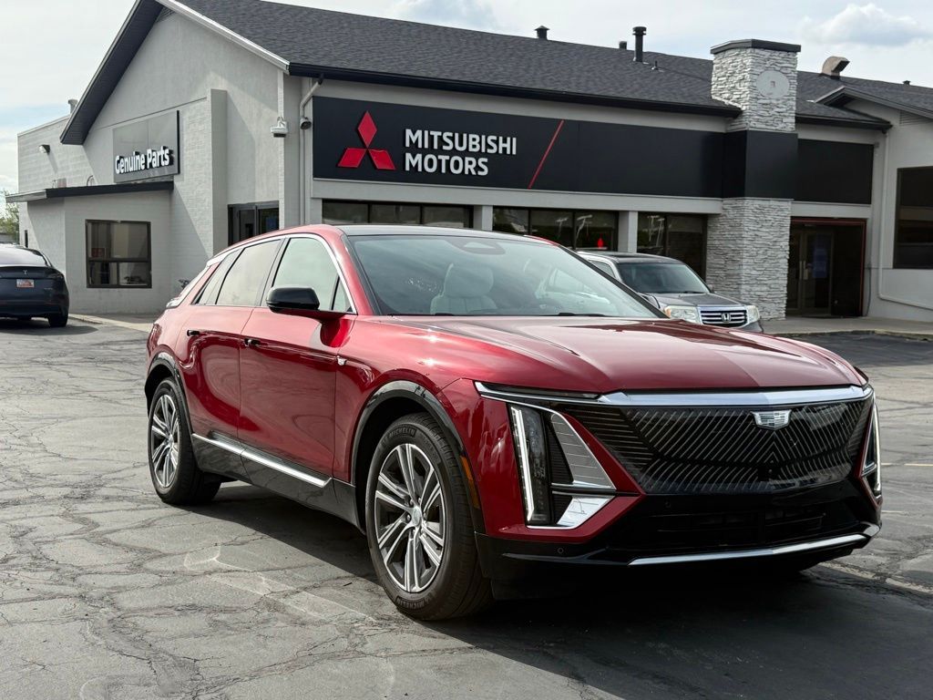 2024 Cadillac LYRIQ Luxury 1