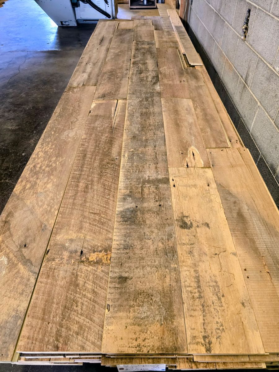 Reclaimed Barn Wood Siding 5/8" Lap Approx. 831 sqft (Lot 1)