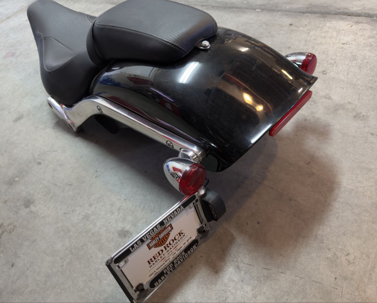 Harley Breakout -seat, rear fender & signals