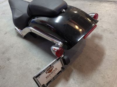 Harley Breakout -seat, rear fender & signals