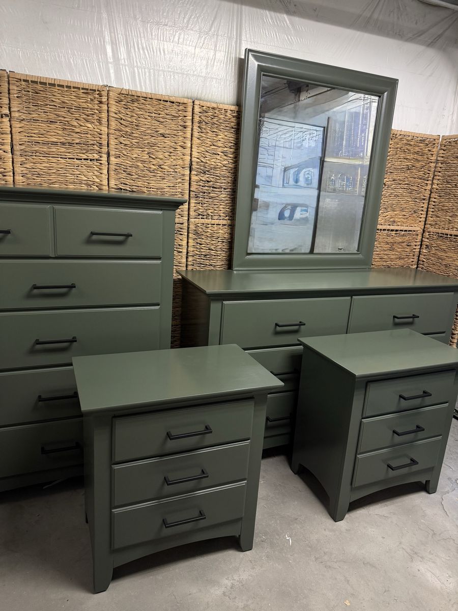 5 pc dark green dresser set