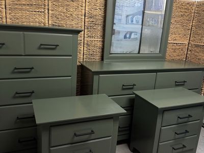5 pc dark green dresser set