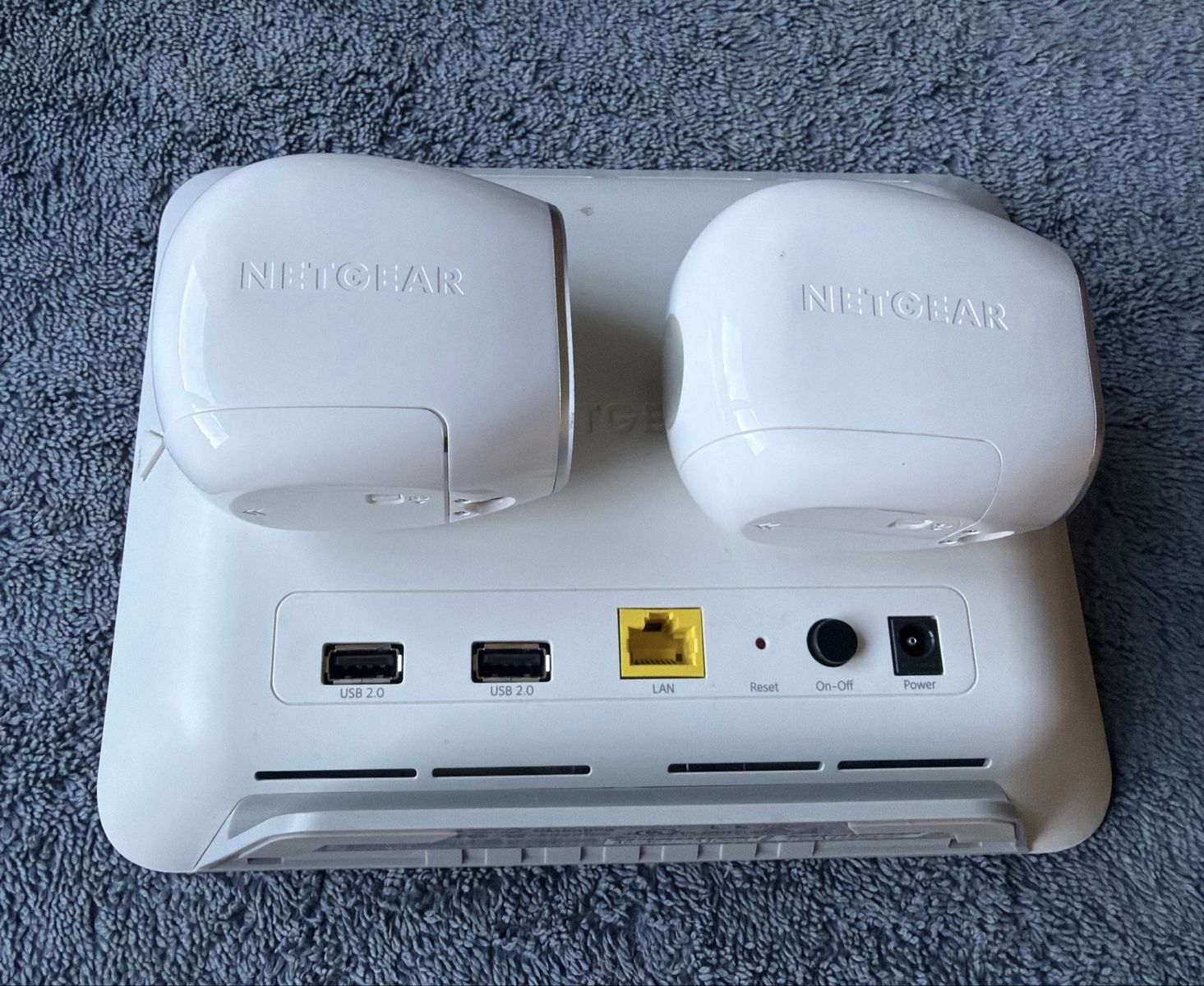 Netgear Arlo HD Wireless Security System (VMB3000 Base Station + 2 Cameras)