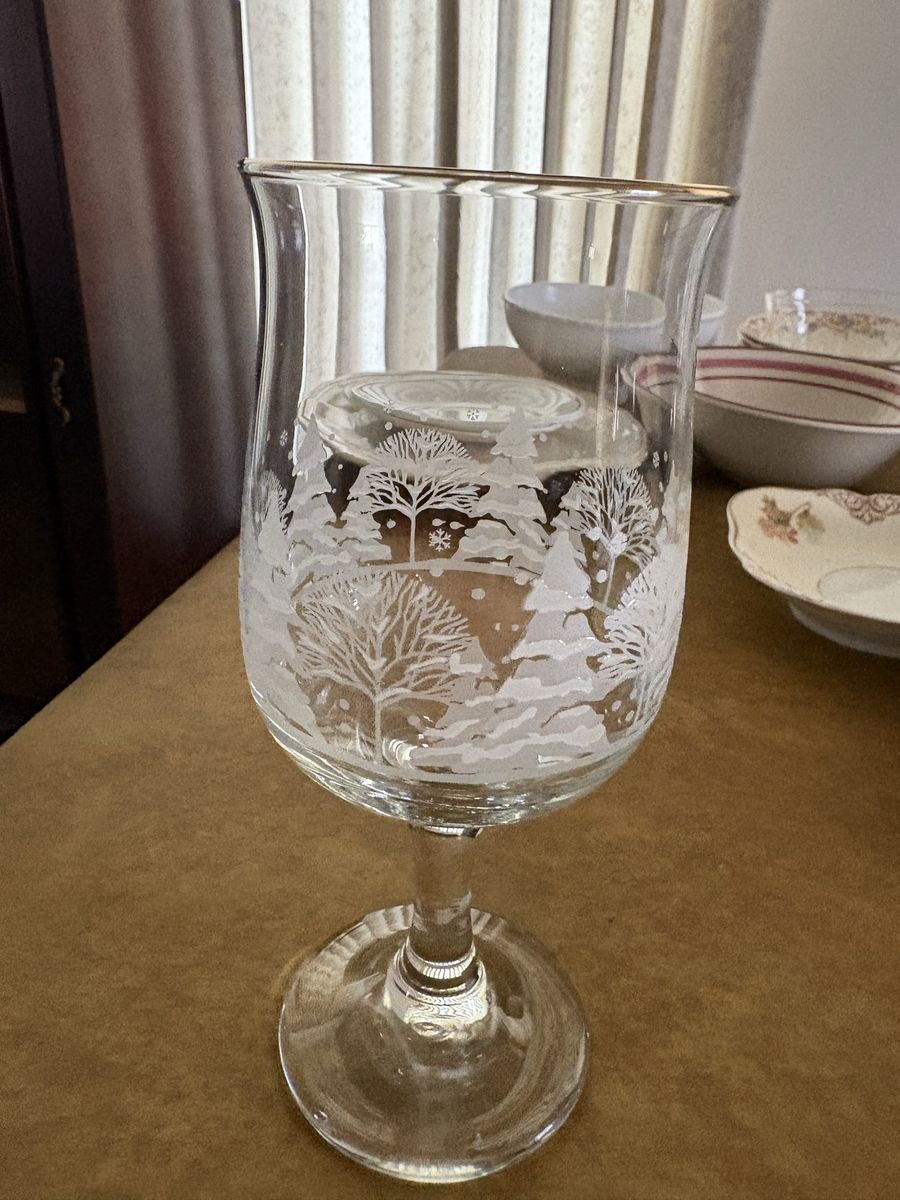 4 Stemware Glassware